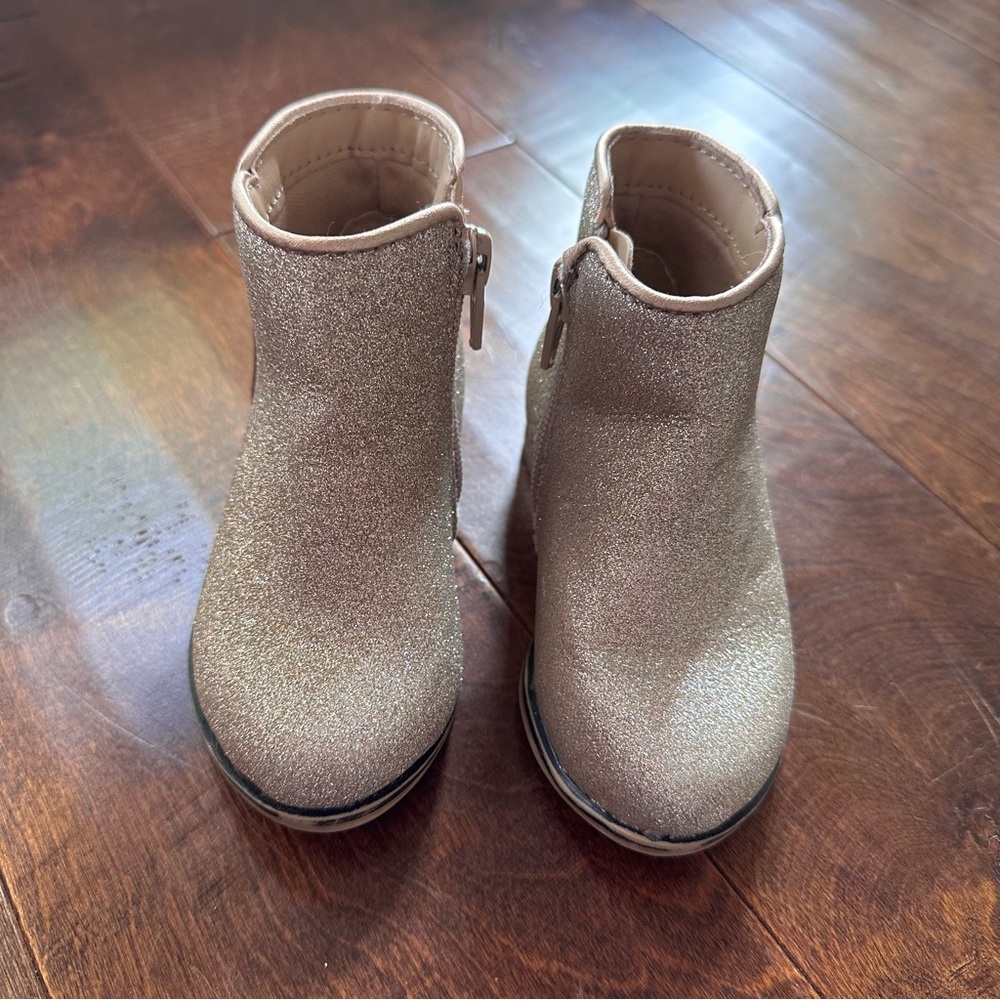 Cat & Jack Sz 5 Sparkly Gold Ankle Boots